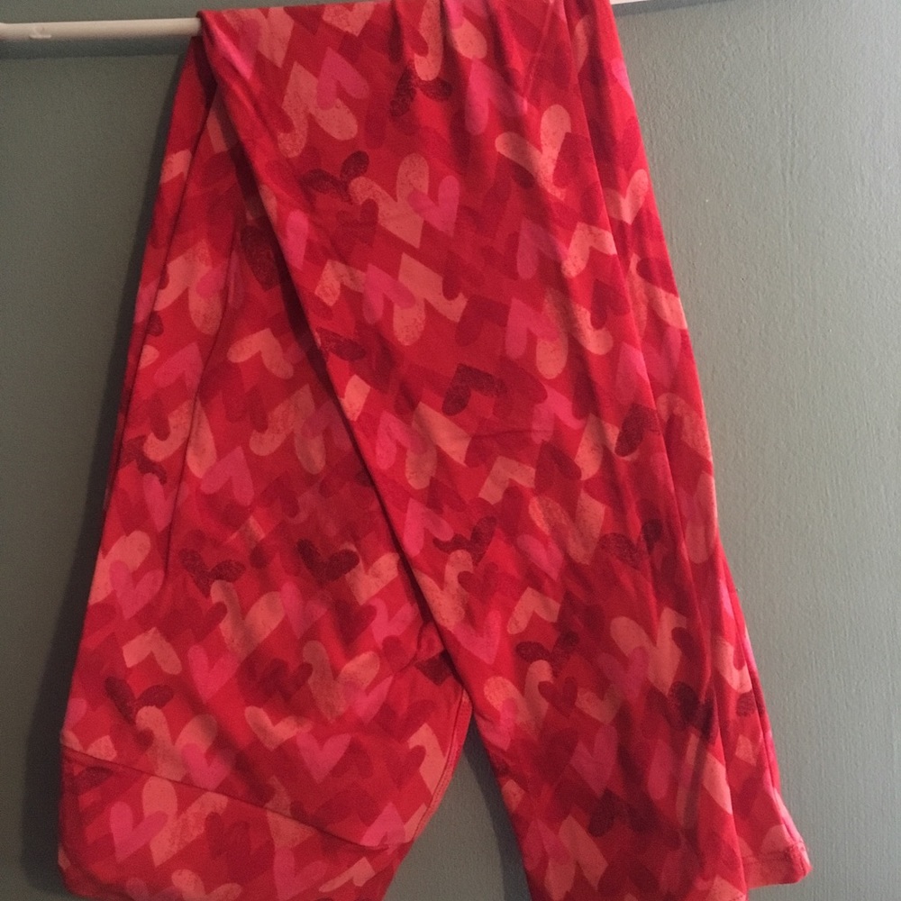 LuLaRoe one size leggings hearts